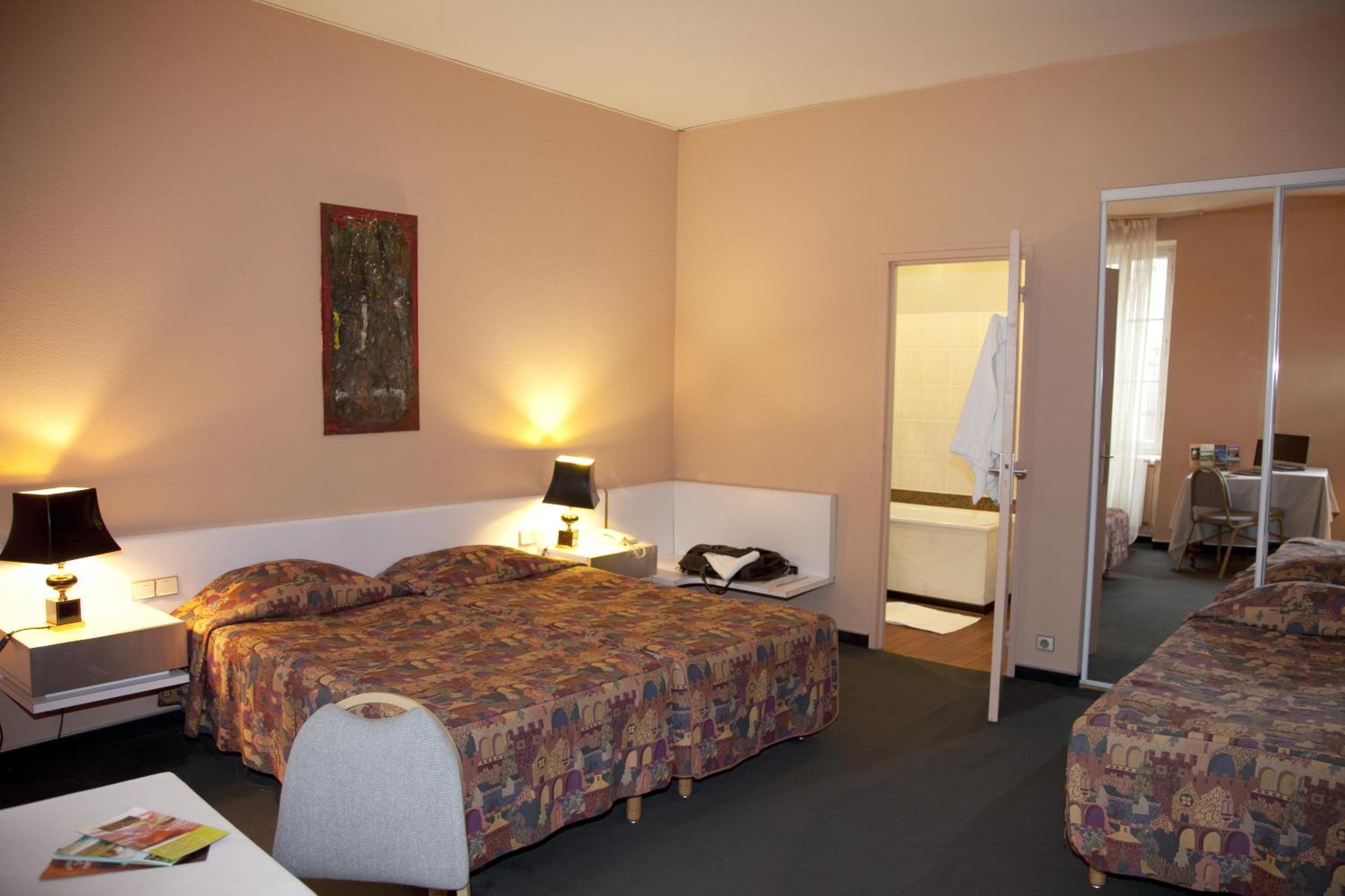 Hotel Au Pavillon du Frêne à Lacaune Extérieur photo