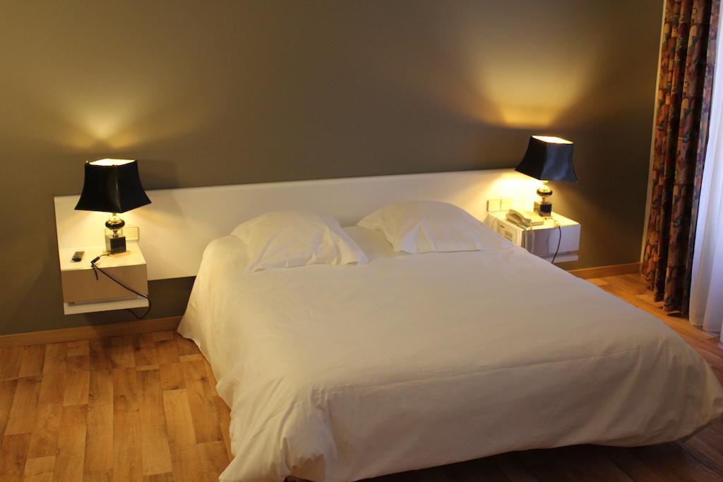 Hotel Au Pavillon du Frêne à Lacaune Extérieur photo