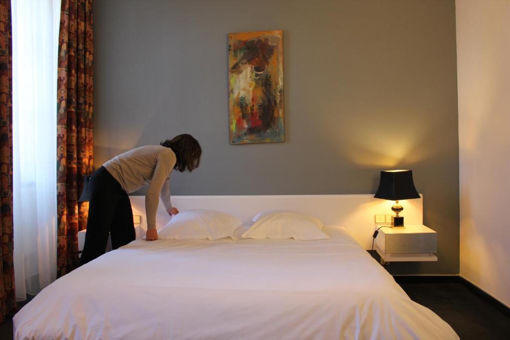 Hotel Au Pavillon du Frêne à Lacaune Chambre photo