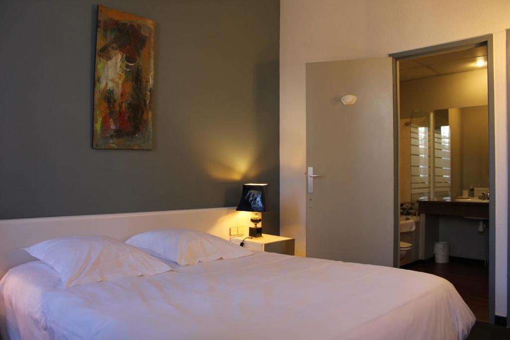Hotel Au Pavillon du Frêne à Lacaune Chambre photo