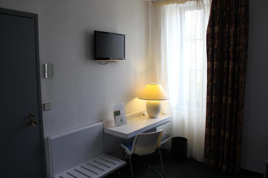 Hotel Au Pavillon du Frêne à Lacaune Chambre photo